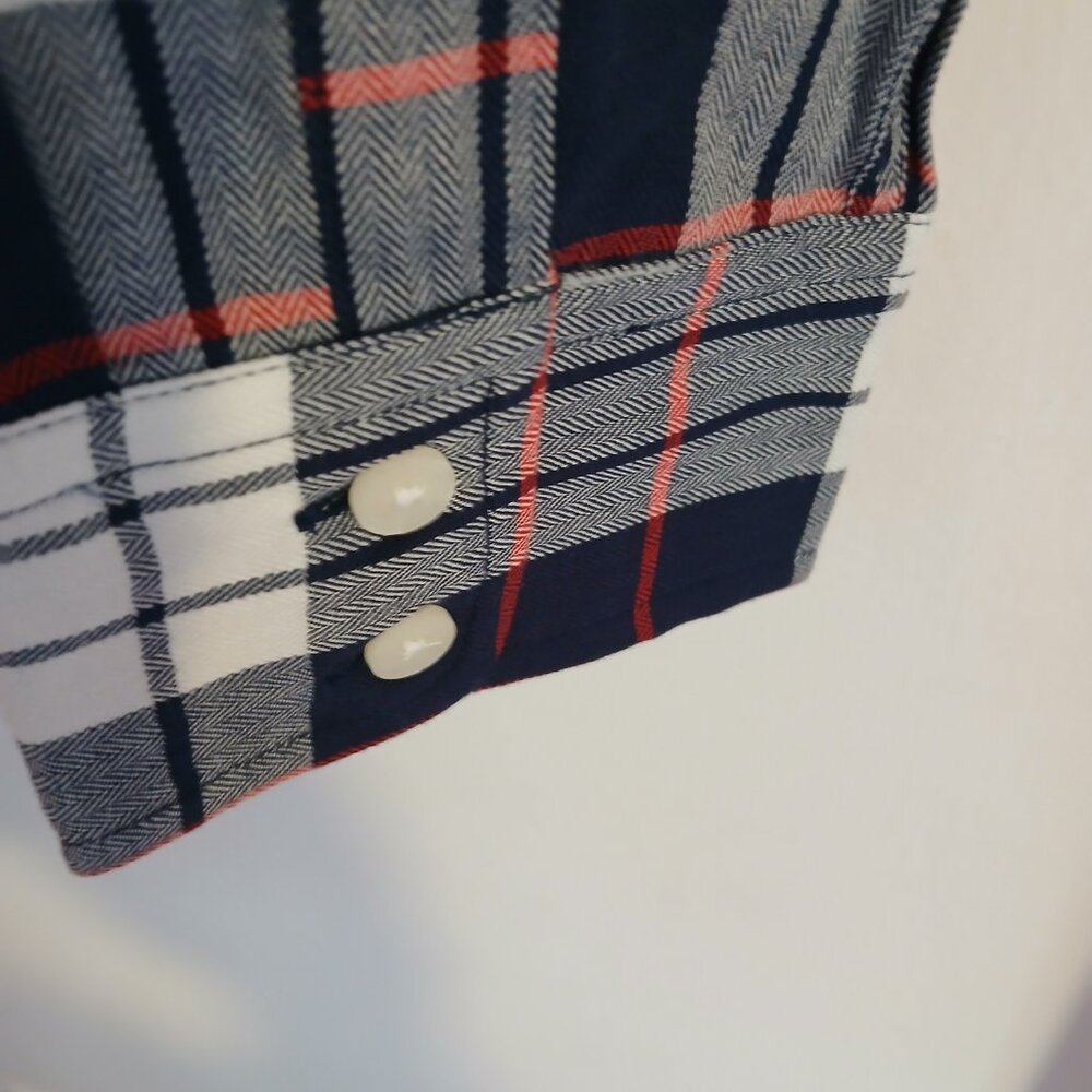 Untuckit Citra  Women's Plaid Long Sleeve Button Down Shirt SZ 4 NWOT - Picture 3 of 8